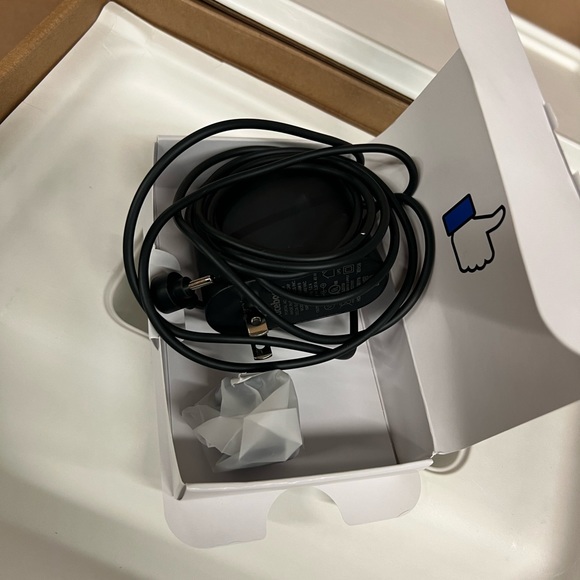 NEW Portal from Facebook [Gen 1]. Smart, Hands-Free Video Calling with Alexa - Picture 4 of 4